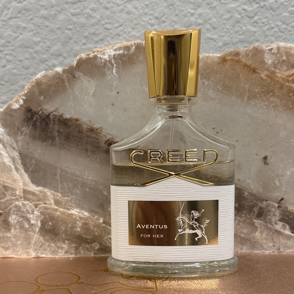 Creed Aventus for Her - Gold and White Elegance